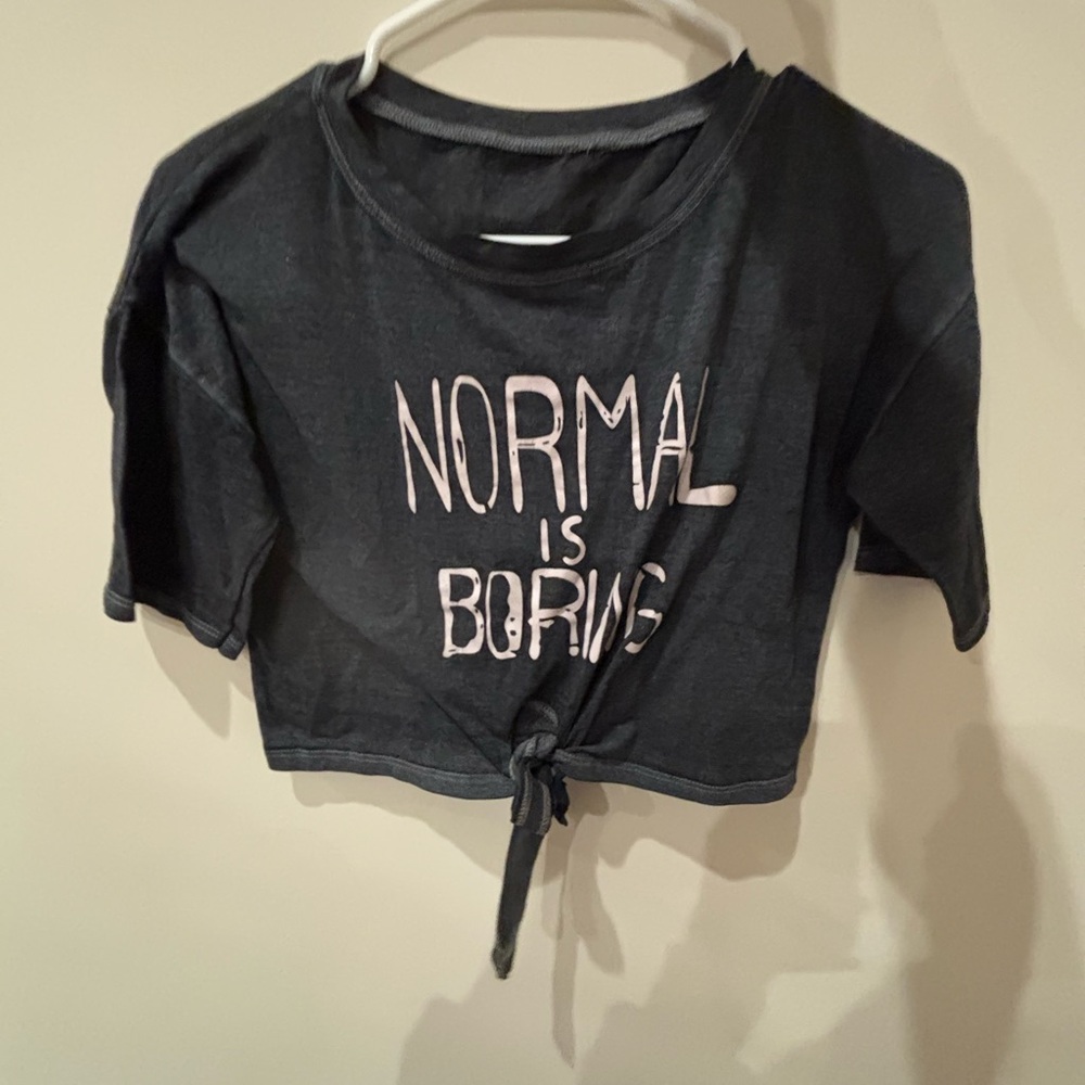 NWOT: Super Cute Cropped Normal Is Boring Print Grey Short Sleeve Tee